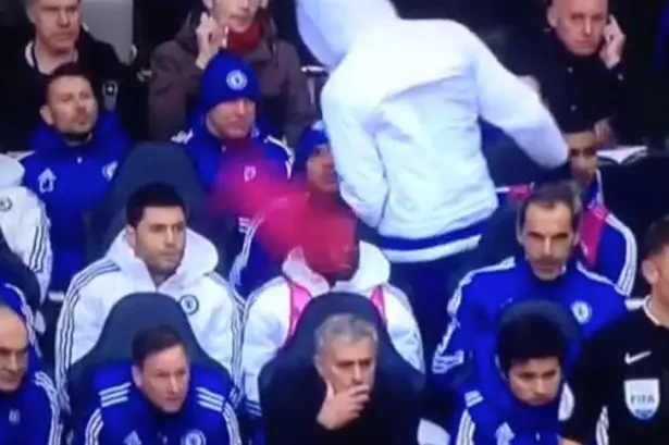 Diego-Costa-throws-his-bib-towards-Jose-Mourinho