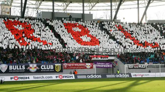 Meskipun dibenci, RB Leipzig tetap mempnuyai penyokong setia dan jumlahnya semakin bertambah | Gambar : handelsblatt.com